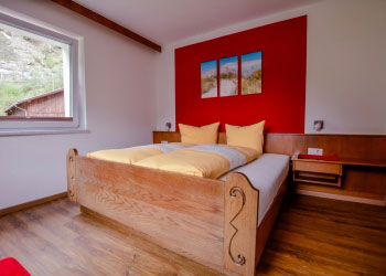 schlafzimmer apartment 2-5 personen serfaus