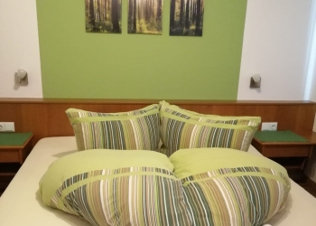 schlafzimmer 2 apartment 2-5 personen serfaus